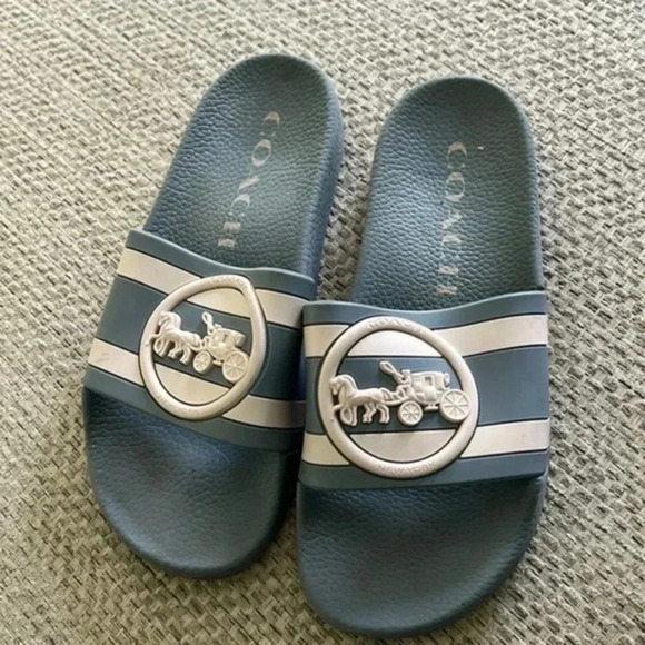 COACH ULI HC SPORT SLIDE WITH HORSE AND CARRIGE PRINT size 7 - Picture 1 of 4